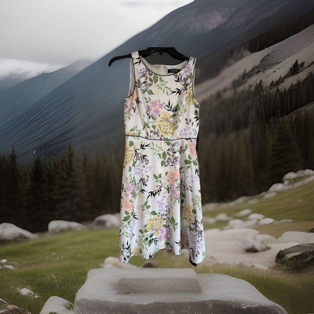 Nine West Dress Size 2  White Floral A-Lined Lined Back Zip Excellent Condition